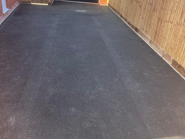Tarmac drive ways